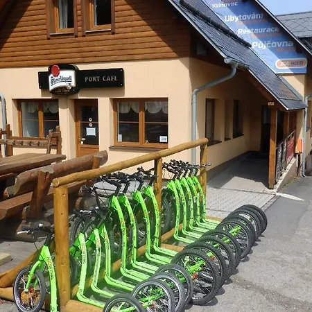 Sportcentrum Klinovec بيت ضيافة Loučná pod Klínovcem